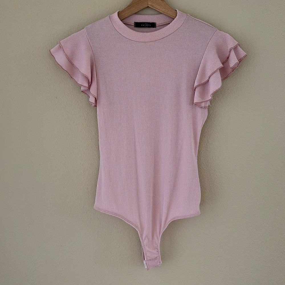 21 saints pink ruffle‎ sleeve bodysuit size medium